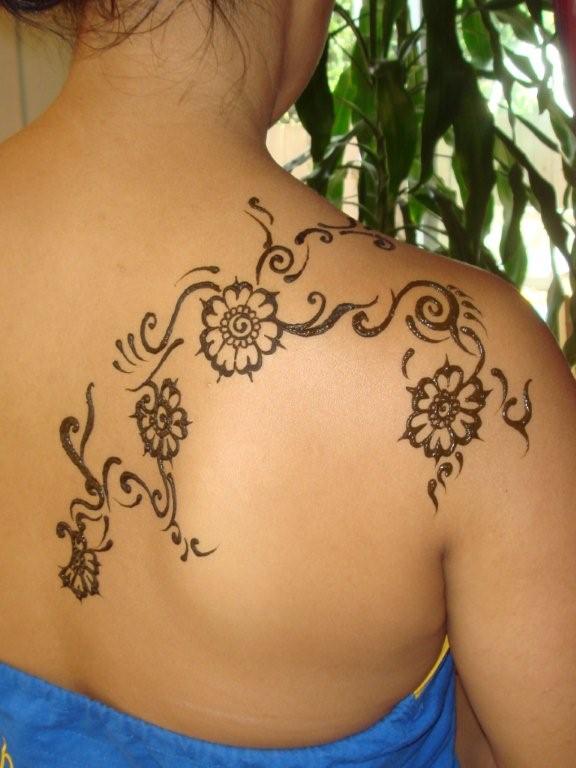 henna_back