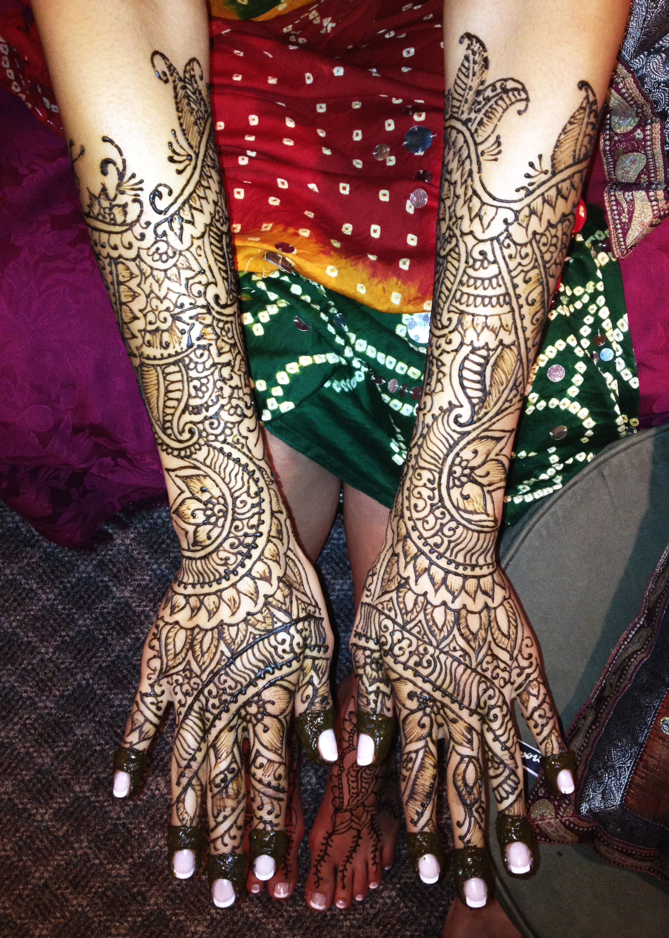 henna-hands-bridal-silknstone.jpg